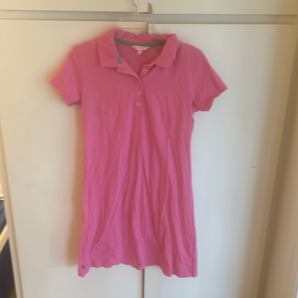 Size small like new Lily Pulitzer polo dress. Size small.
